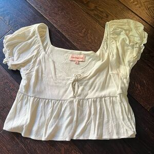 Lisa says Gah puff sleeve blouse